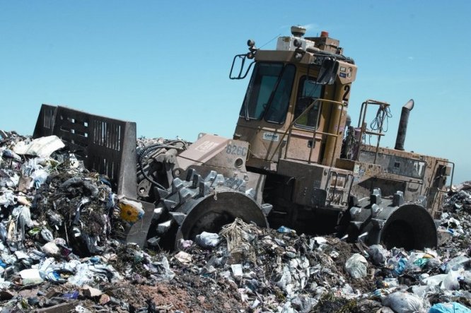 800px-landfill_compactor.jpg